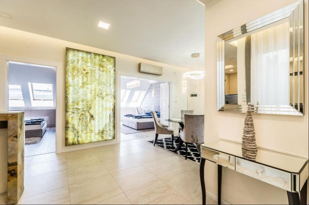 Jacuzzi Roofterrace Luxury Over The Opera Будапеща Екстериор снимка